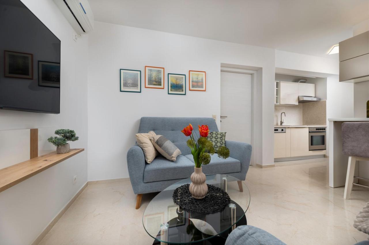 Apartman "Ela" Njivice Bagian luar foto