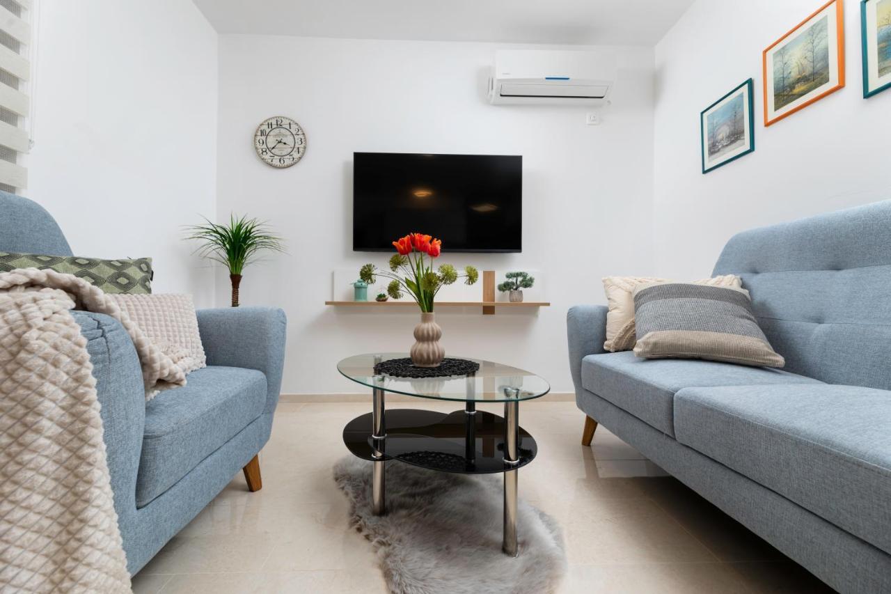 Apartman "Ela" Njivice Bagian luar foto